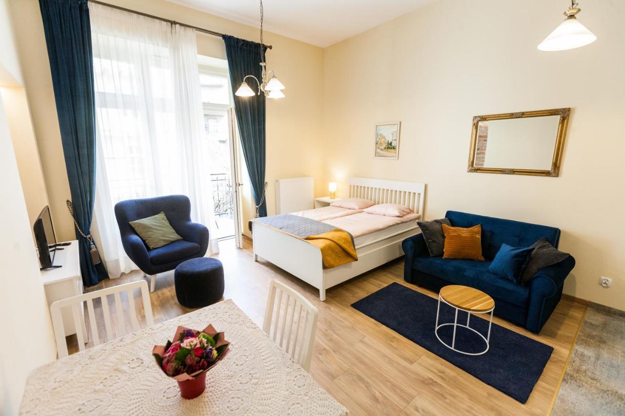 Vintage Sebastiana Apartment Krakow Bagian luar foto